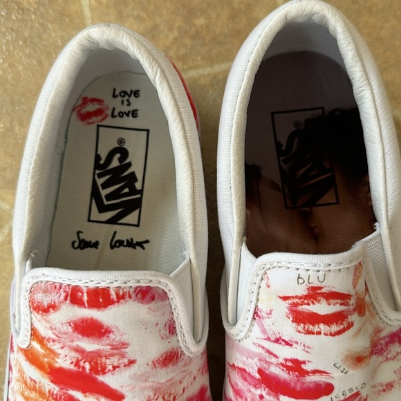 Vans Limited Edition Lips Sneakers. - Picture 2 of 5